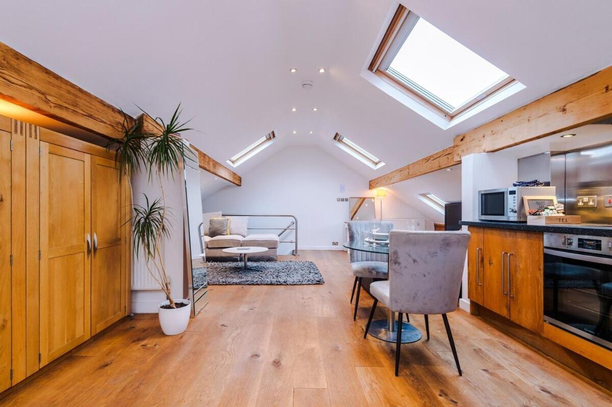 By Staycay - Apartment Cheadle Hulme